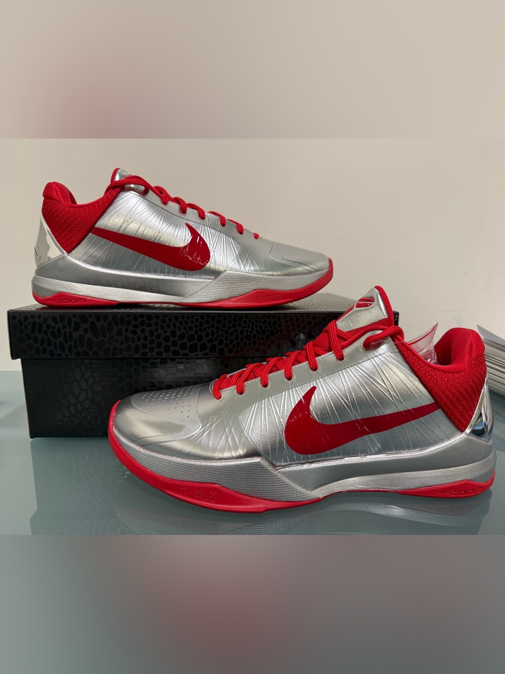 Caitlin Clark Nike Kobe 5 Protro Rookie of the Year IV2712-001 Silver Red Sz 12